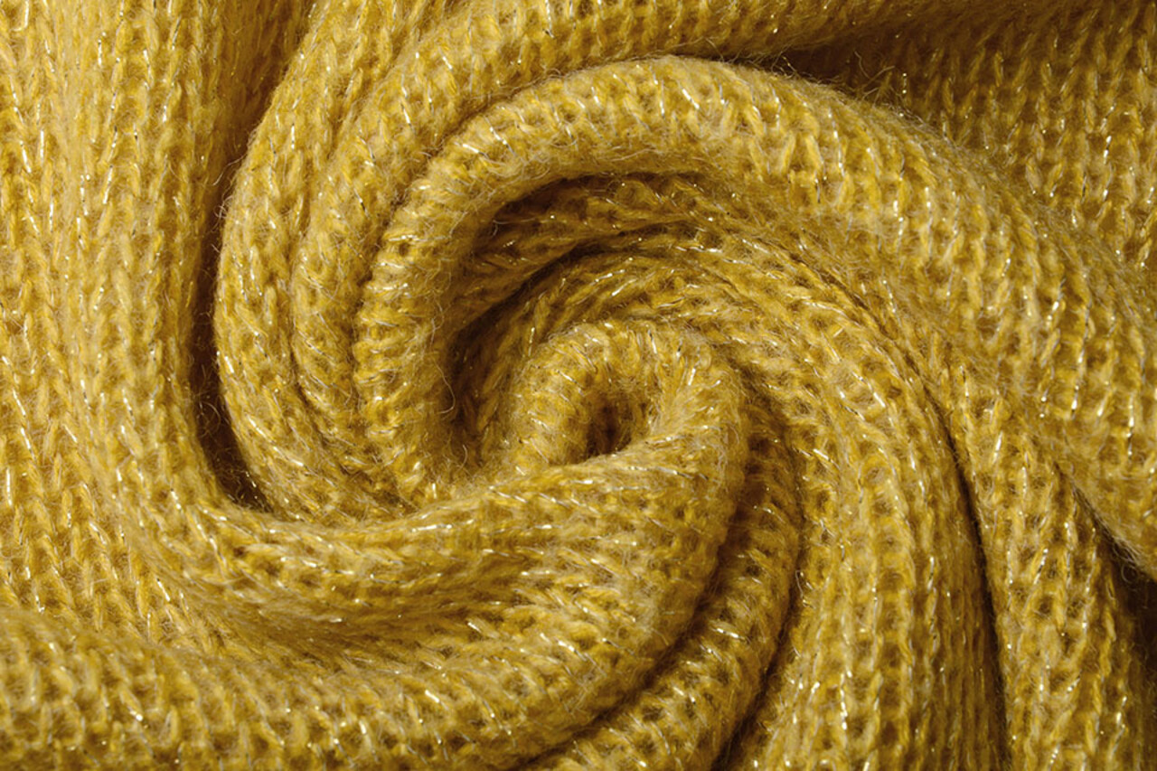 A Maglia di Lana Lurex Giallo Ocra A Maglia di Lana Lurex Giallo Ocra