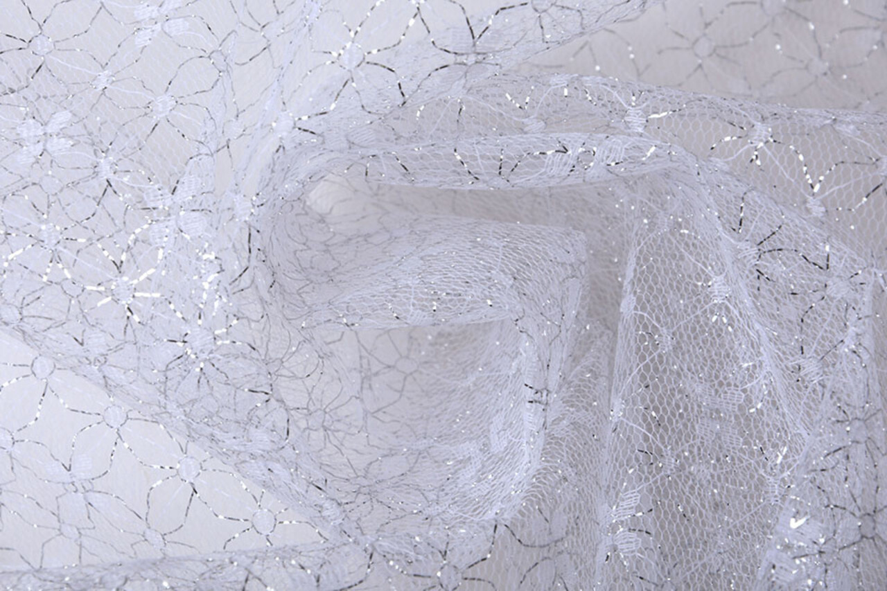 Lurex op Tule Brilo Bloemen Zilver Lurex op Tule Brilo Bloemen Zilver