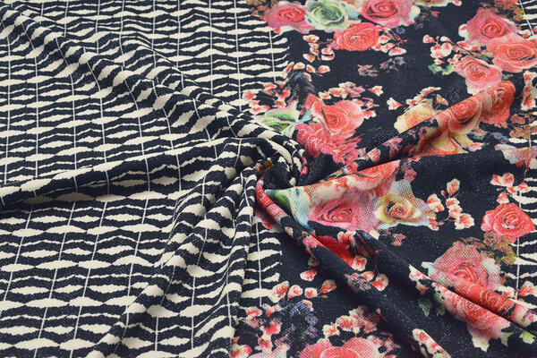 Scuba Crepe Printed Flores Navy Blue