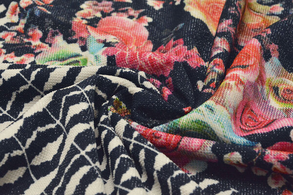 Scuba Crepe Printed Flores Navy Blue