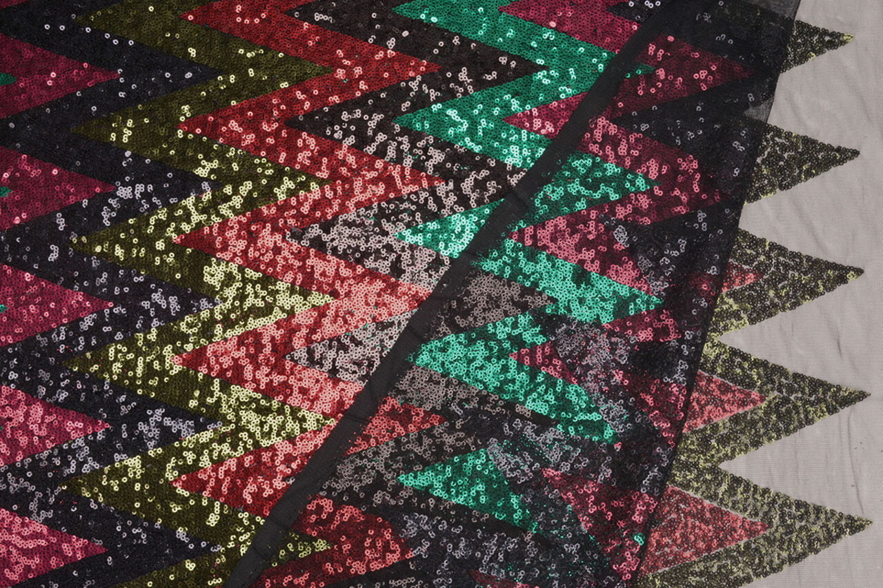 Pailletten auf Netz Zick-Zack Mao Multicolor 5 Pailletten auf Netz Zick-Zack Mao Multicolor 5