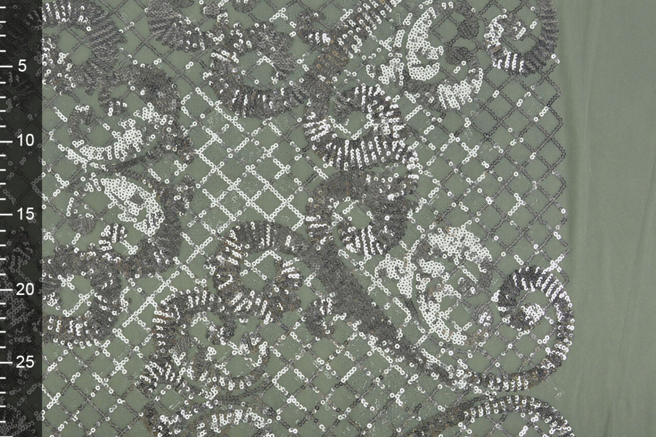Paillettes su Mesh Amelie Verde Antico Chiaro Paillettes su Mesh Amelie Verde Antico Chiaro