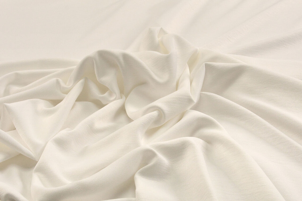 Crinkle  Krepp Satin Matt Off-White Crinkle  Krepp Satin Matt Off-White