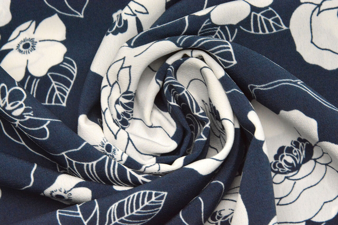 Cupro Stoff Bedruckt Tyambo Marineblau