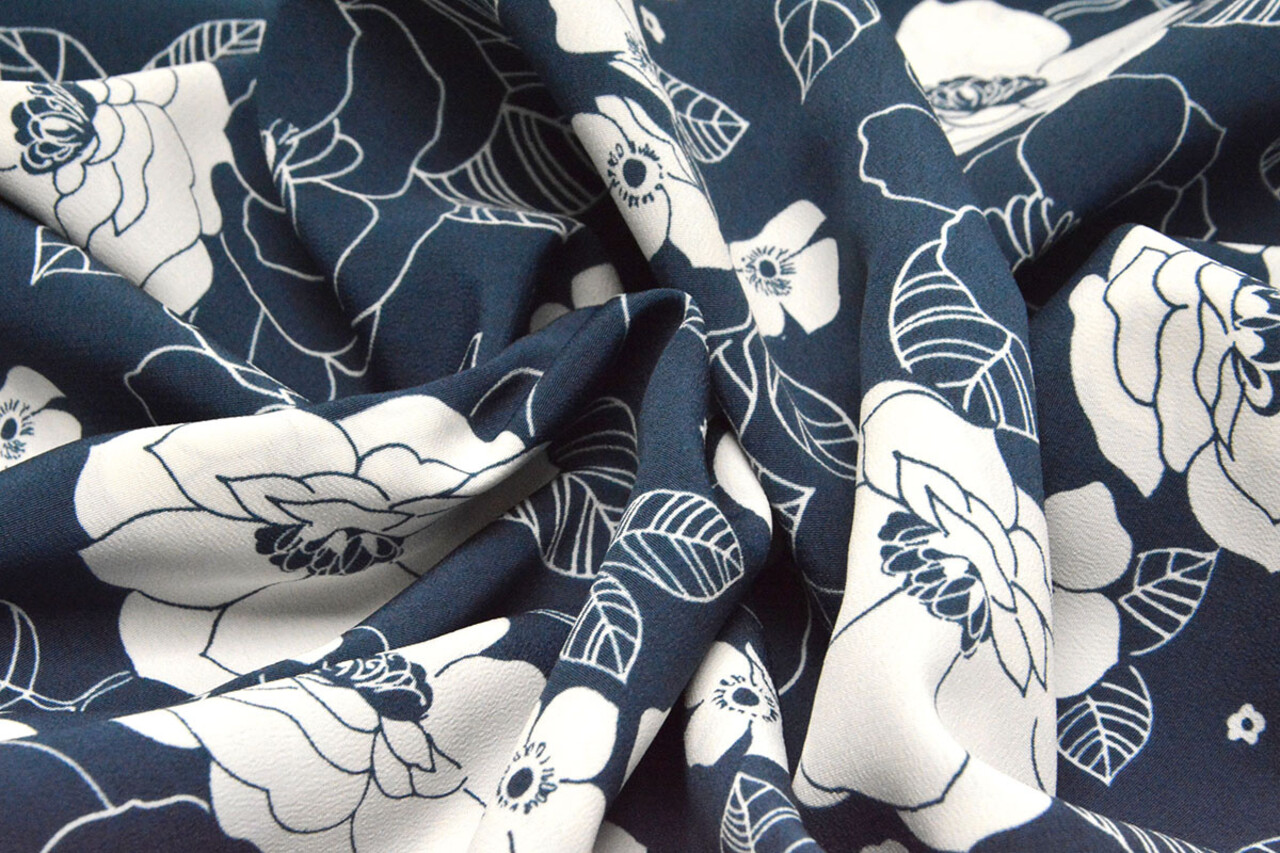 Cupro Stoff Bedruckt Tyambo Marineblau