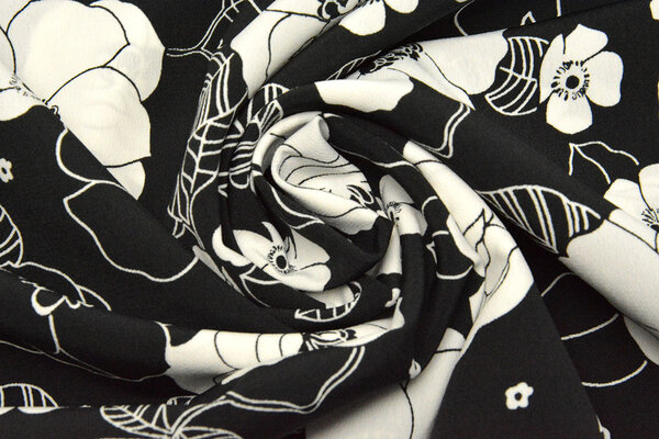 Cupro Stof Bedrukt Tyambo Zwart Cupro Stof Bedrukt Tyambo Zwart