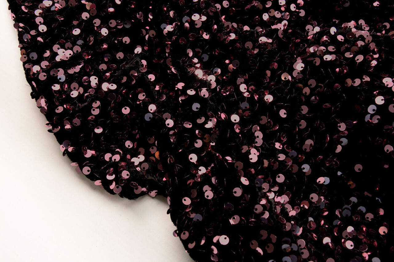 Pailletten auf Samt Schwarz - Altrosa
