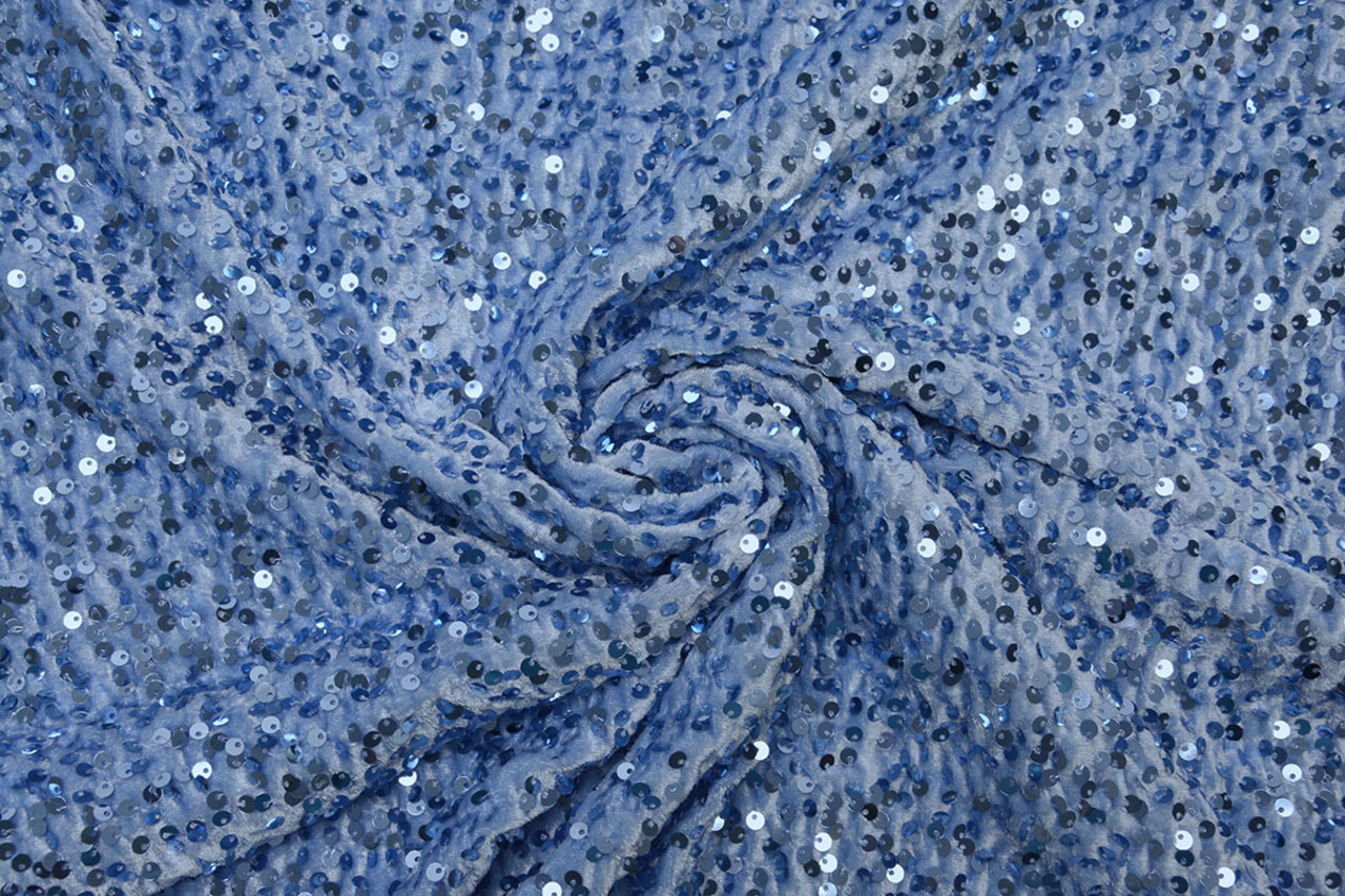 Pailletten auf Samt Hellblau