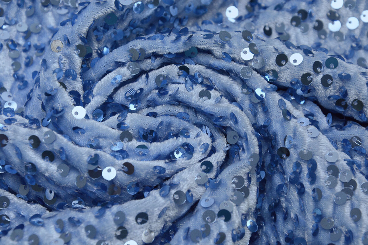 Paillettes su Velluto Azzurro Chiaro Paillettes su Velluto Azzurro Chiaro