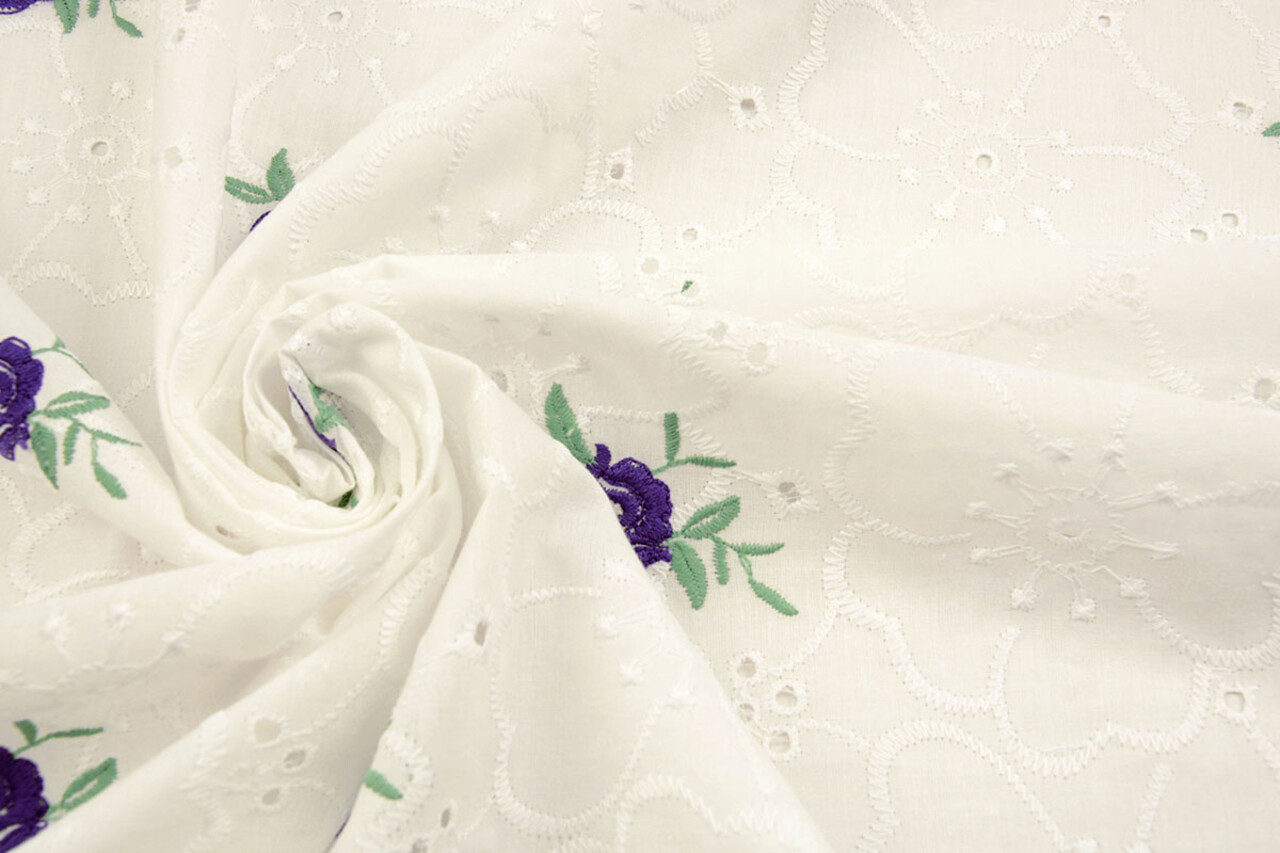 Broderie Katoen Roosjes Paars Broderie Katoen Roosjes Paars