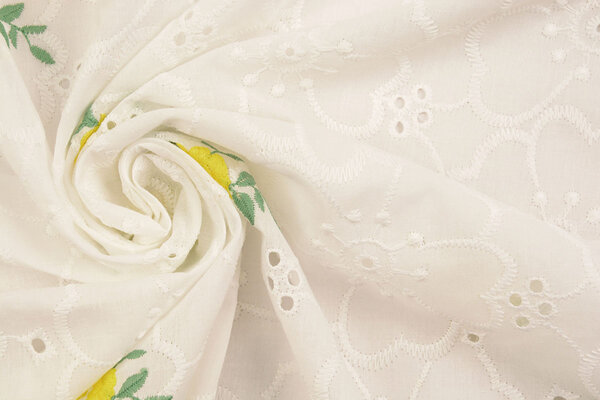 Broderie Katoen Roosjes Geel