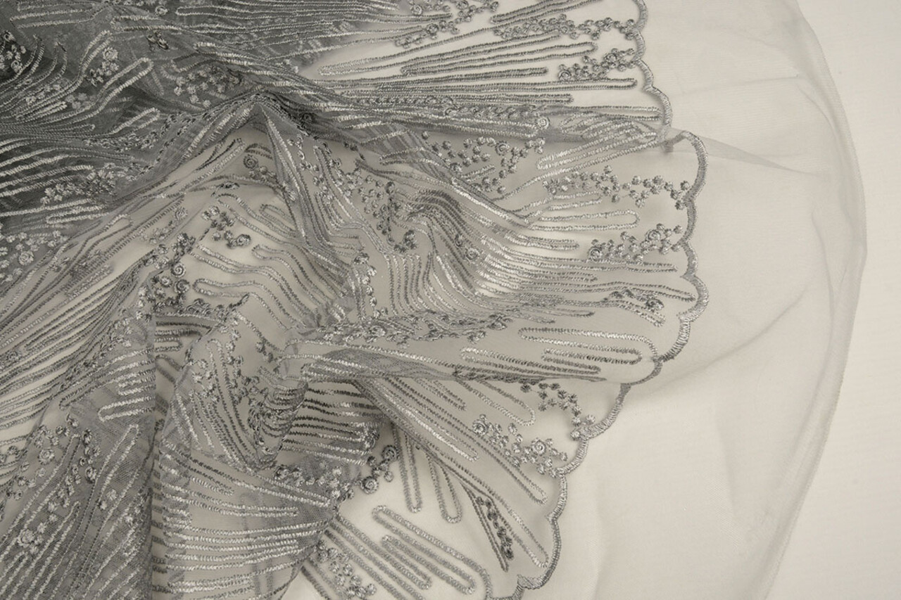 Mesh Geborduurd Prudence Licht Grijs