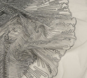 Mesh Geborduurd Prudence Licht Grijs