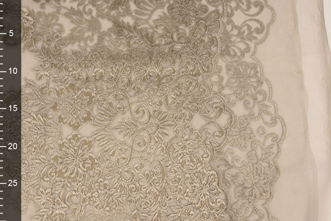 Mesh Geborduurd Alice Taupe