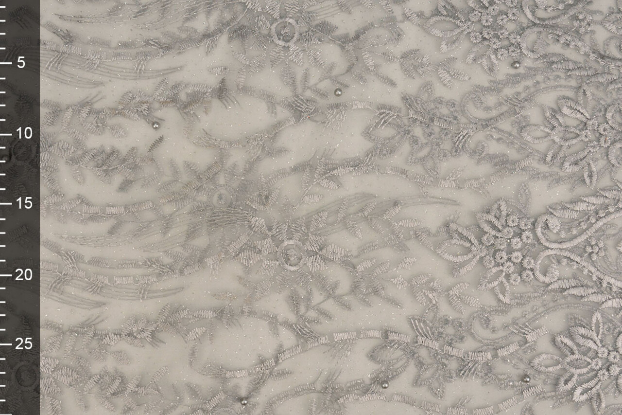 Mesh Geborduurd Mary Glitter met Parel Zilver