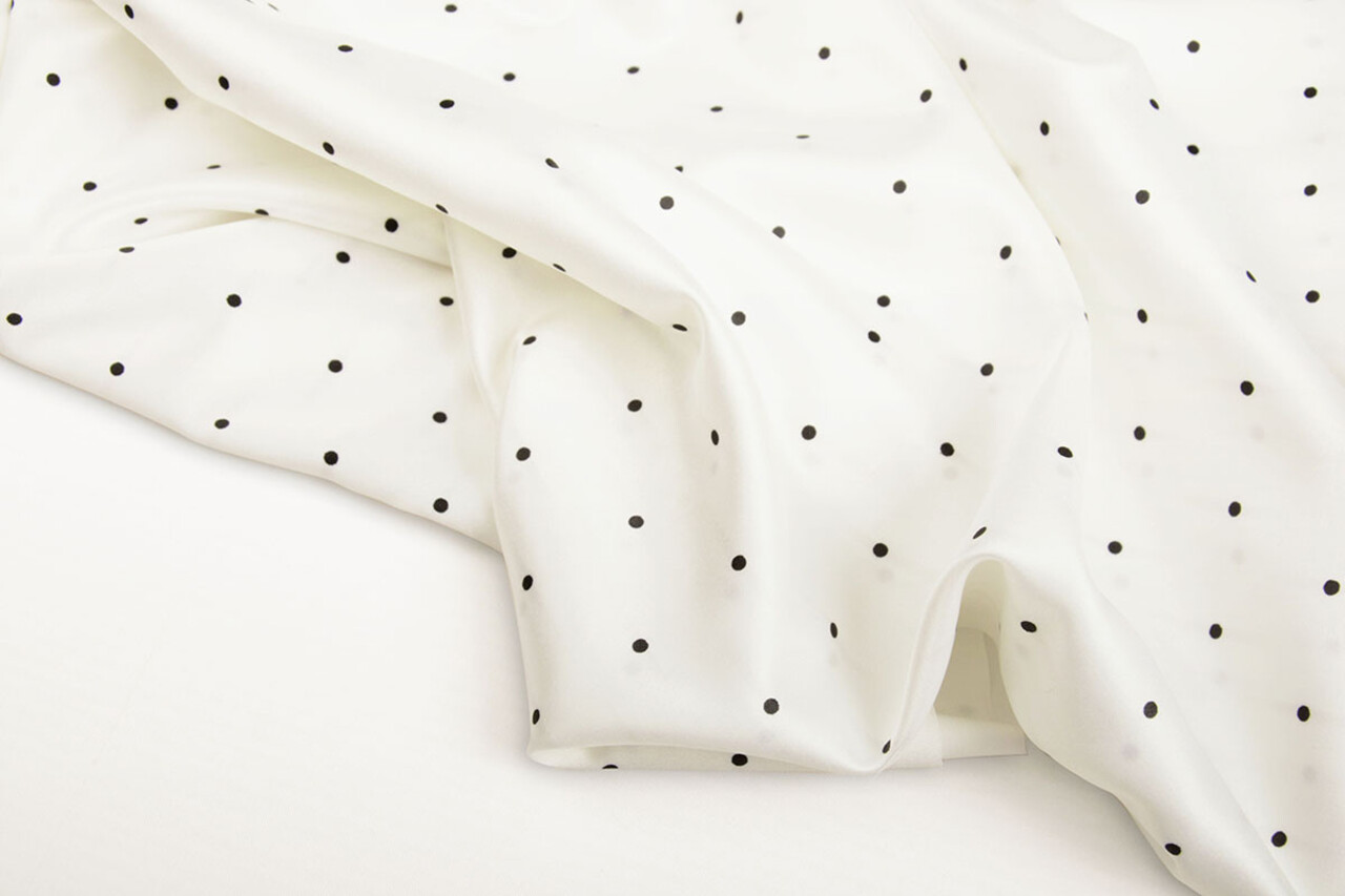 Satén Elástico Estampado Puntos Blanco Negro Satén Elástico Estampado Puntos Blanco Negro