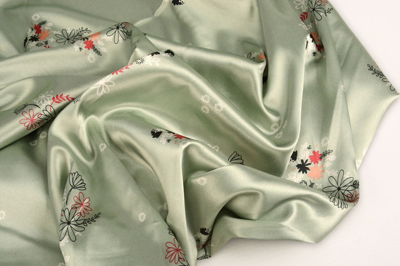 Stretch Satijn Bedrukt Bloemen Lucille Licht Oud Groen Stretch Satijn Bedrukt Bloemen Lucille Licht Oud Groen