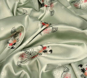 Stretch Satijn Bedrukt Bloemen Lucille Licht Oud Groen Stretch Satijn Bedrukt Bloemen Lucille Licht Oud Groen