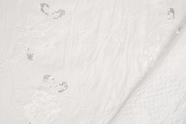 Geborduurde Pailletten op Poly Silk Wit Geborduurde Pailletten op Poly Silk Wit