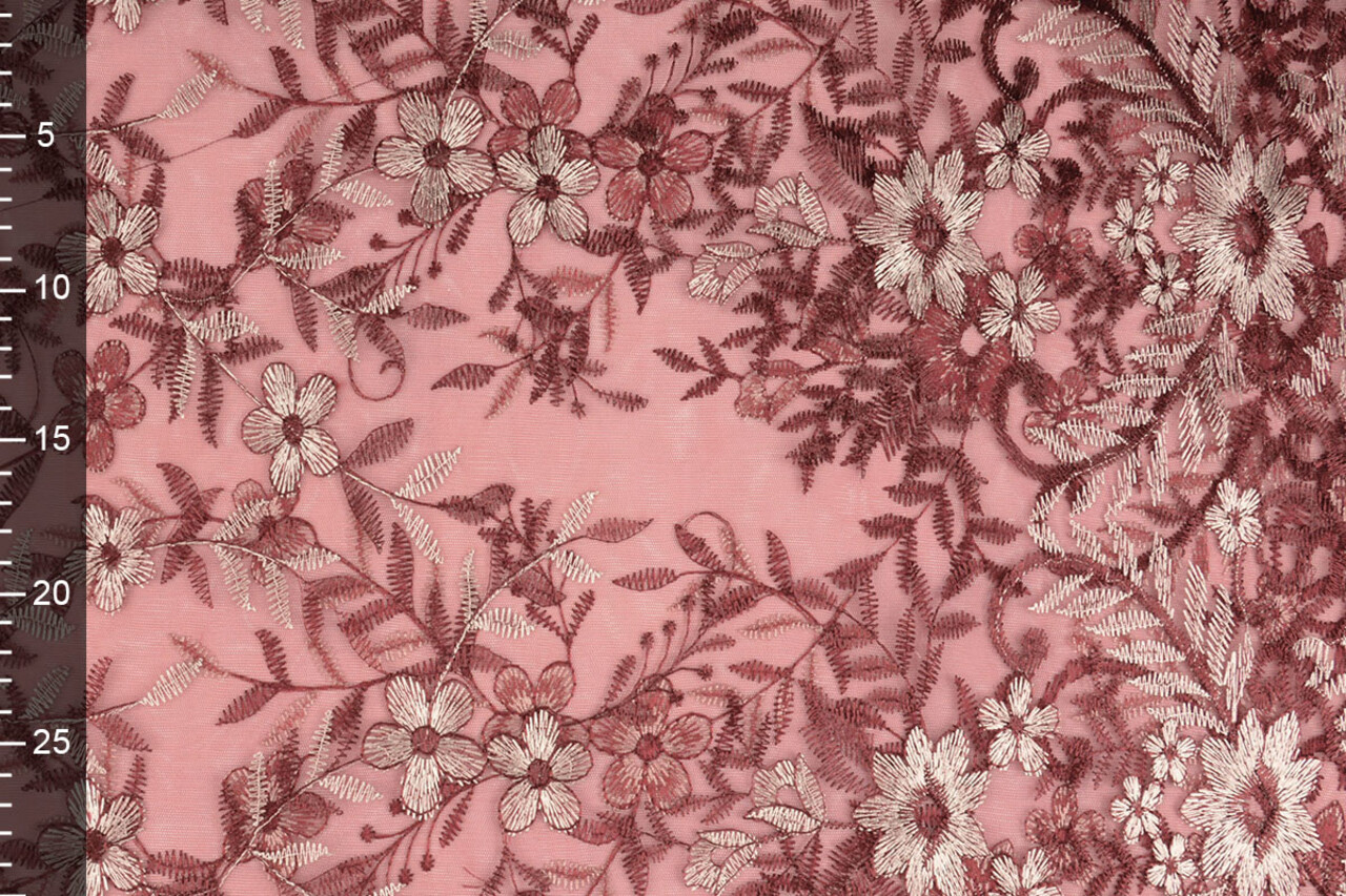 Mesh Geborduurd Adele Bordeaux