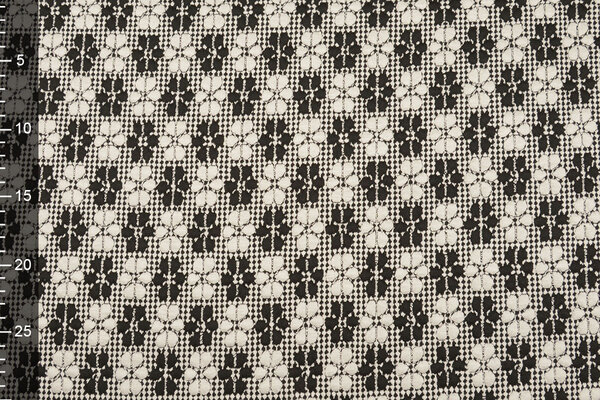 Knitted Jacquard Flowers White-Black