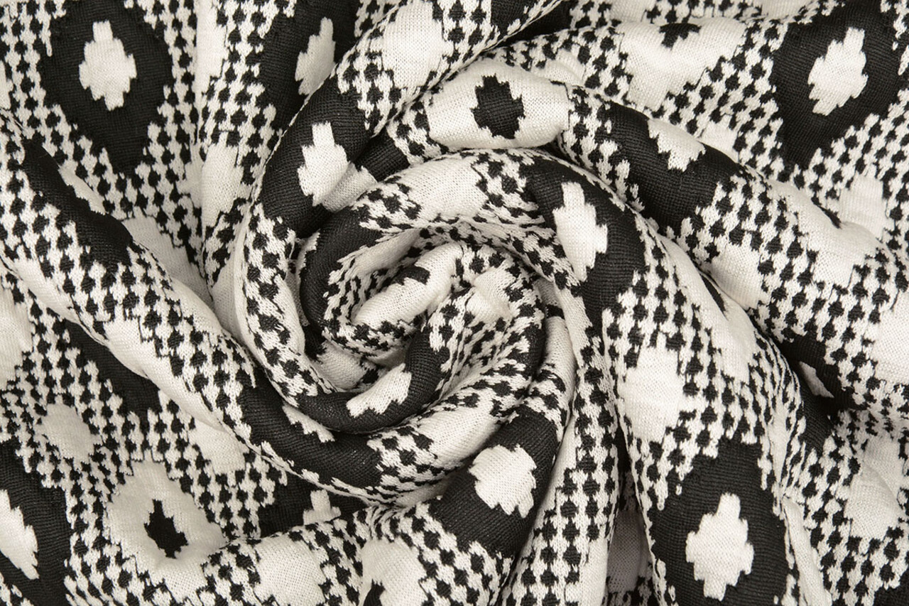 A Maglia Jacquard Quadri Bianco-Nero