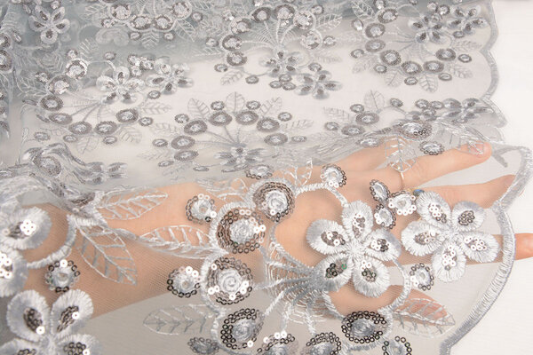 Malla Bordada con Lentejuelas Rosetta Gris