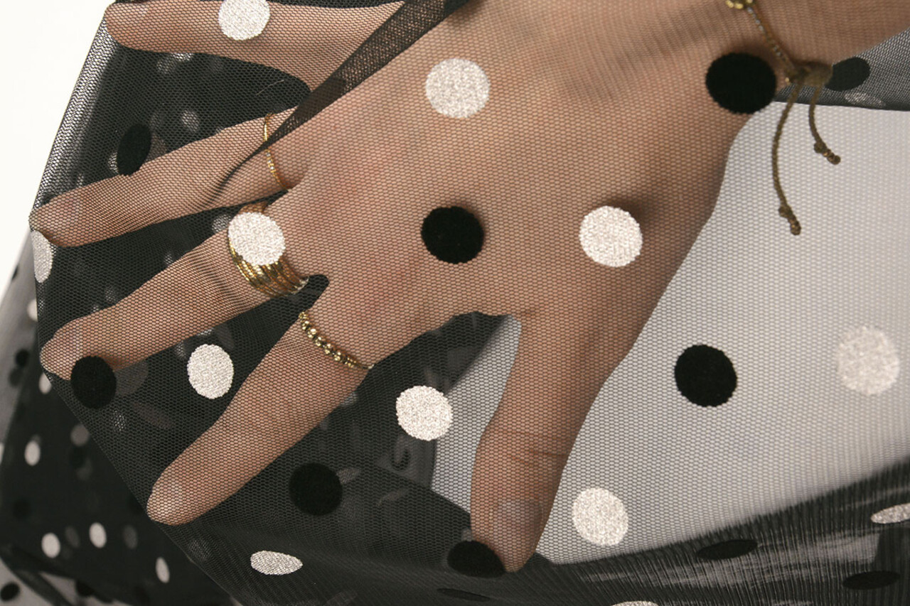 Fine Tulle Circulo Silver-Black