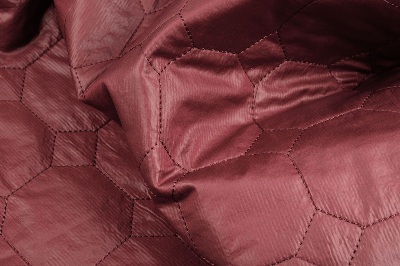 Acolchada Tejido para Abrigos Hexagoon Burdeos Acolchada Tejido para Abrigos Hexagoon Burdeos