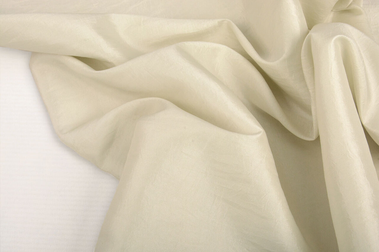 Crinkle Taft Off-White