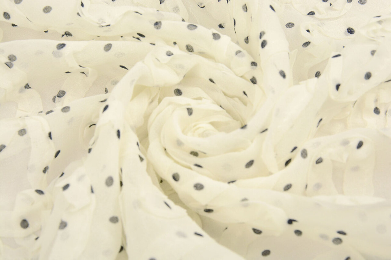 Chiffon Ruches en Stippen Creme Chiffon Ruches en Stippen Creme