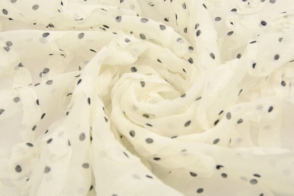 Chiffon Ruches en Stippen Creme Chiffon Ruches en Stippen Creme