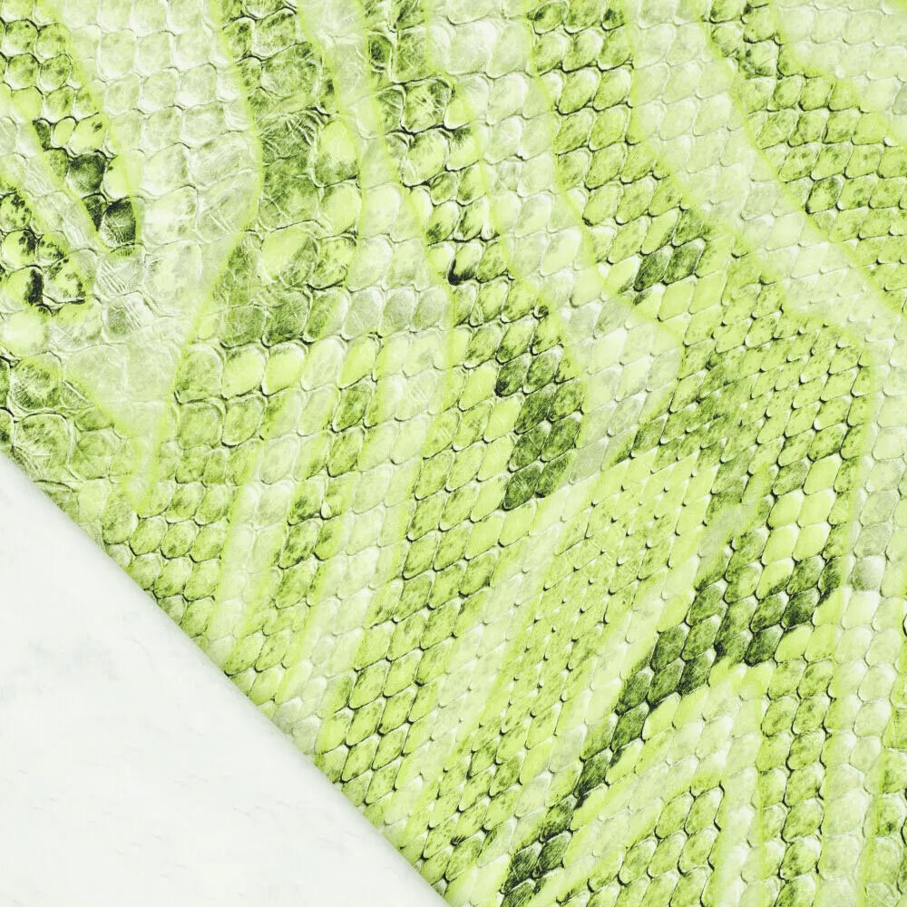 Digital Baumwoll Stretch Glossy Snakeskin Grün