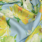 Oeko-Tex®  Stretch Satijn Bedrukt Bloem Lilian Blauw Oeko-Tex®  Stretch Satijn Bedrukt Bloem Lilian Blauw