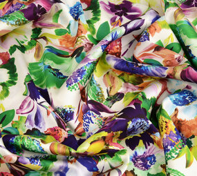 Oeko-Tex®  Stretch Satijn Bedrukt English Garden Oeko-Tex®  Stretch Satijn Bedrukt English Garden