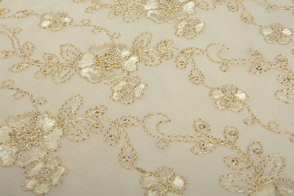 Mesh Geborduurd Aliyah Creme-Goud