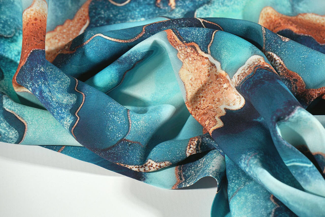 100% Viscose Nebulae Pouring