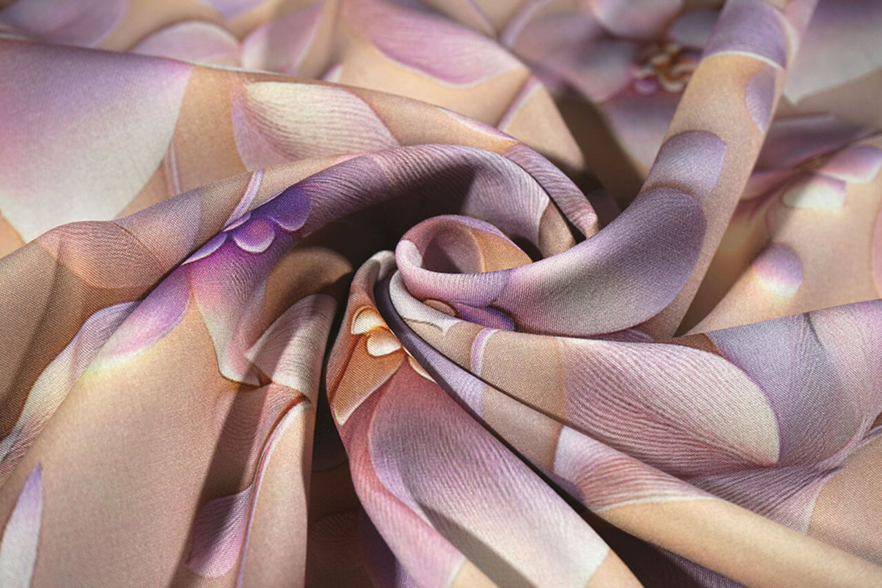 100 % Viscose Lunova Fleurs 100 % Viscose Lunova Fleurs