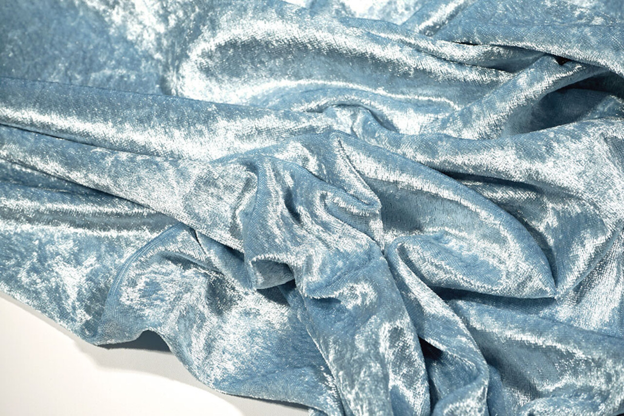 Velours de Panne Licht Baby Blauw
