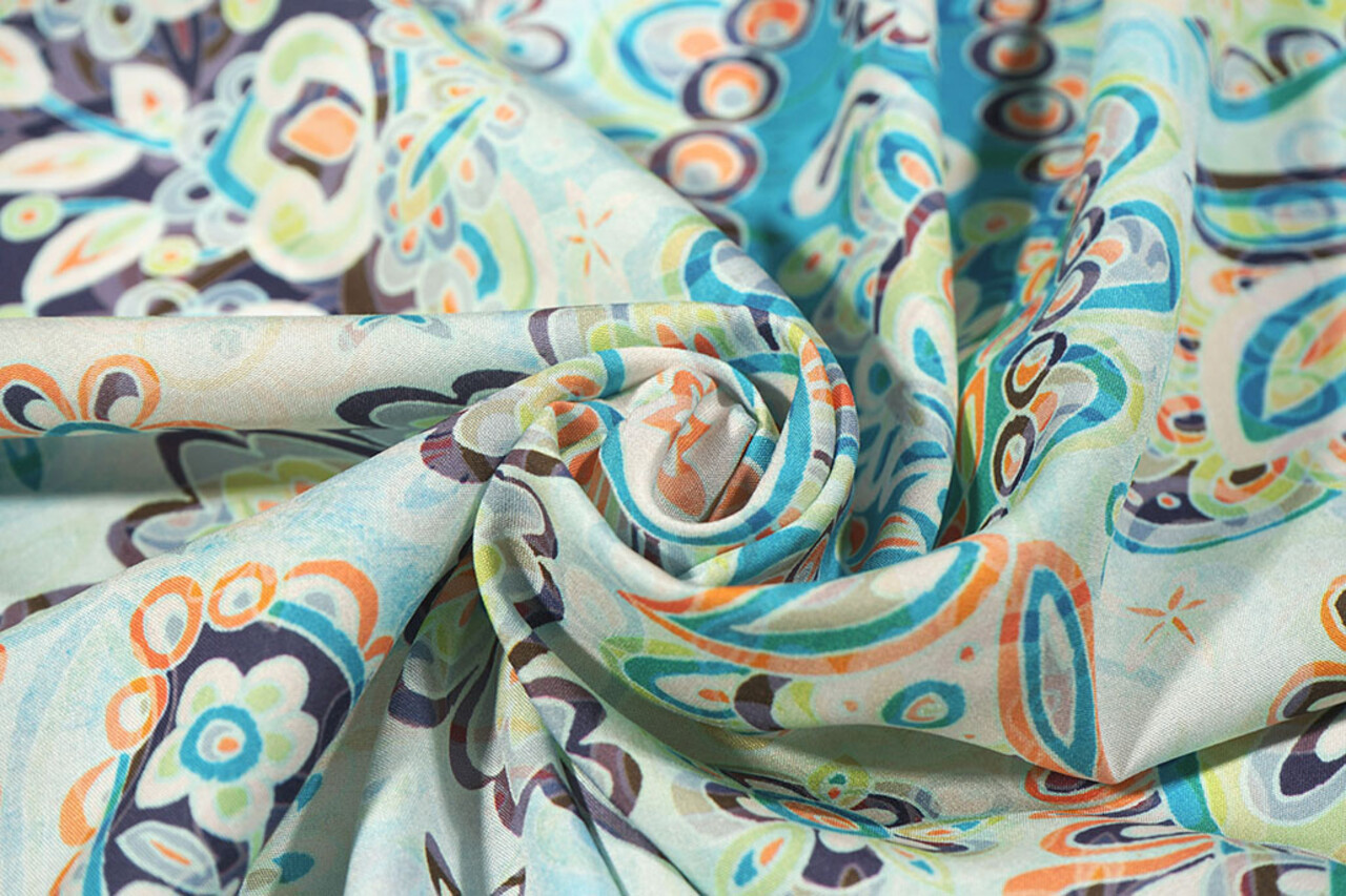 100% Viscose Turisca Paisley