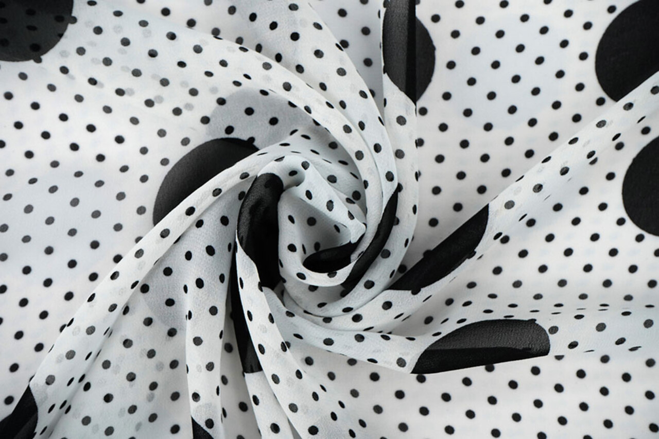 Chiffon Kleine en Grote Stippen Off-White Chiffon Kleine en Grote Stippen Off-White