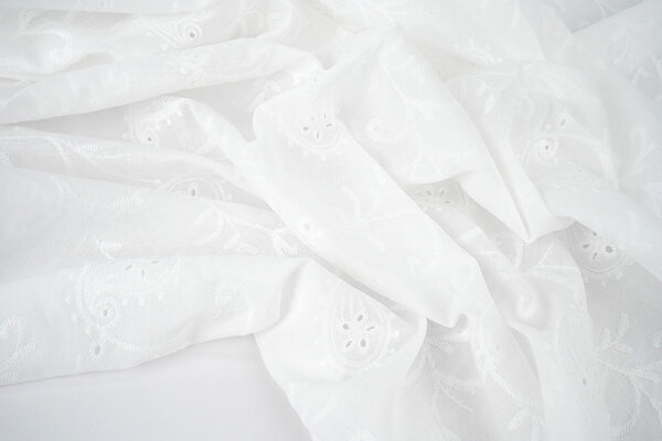 Broderie Anglaise Coton Mae Crème Broderie Anglaise Coton Mae Crème