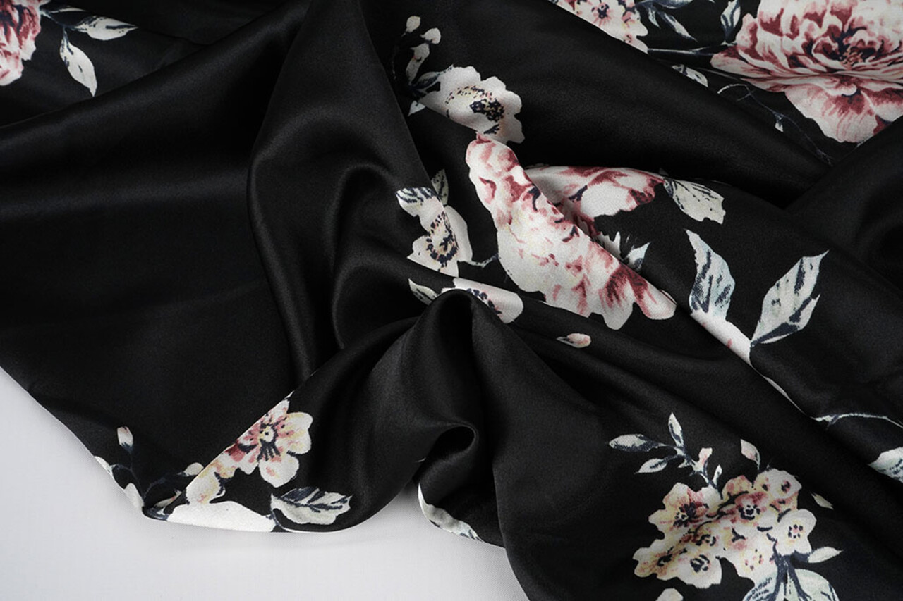 Satén Elástico Estampado Flores Lena Negro Satén Elástico Estampado Flores Lena Negro