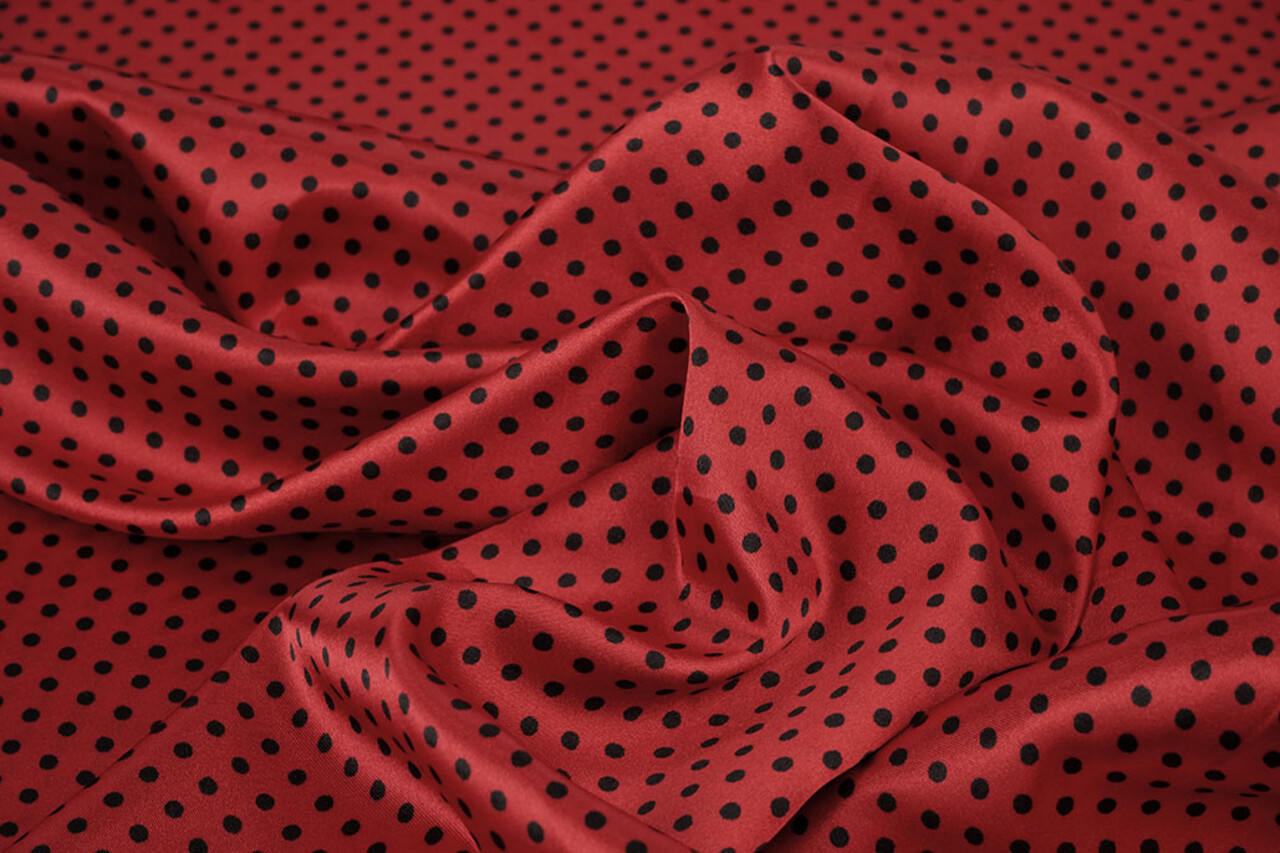 Satén Elástico Estampado Puntos Rojo Negro