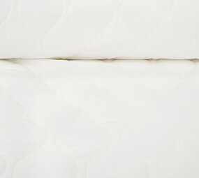 Doppelseitig Gesteppter Stoff Off-White Doppelseitig Gesteppter Stoff Off-White