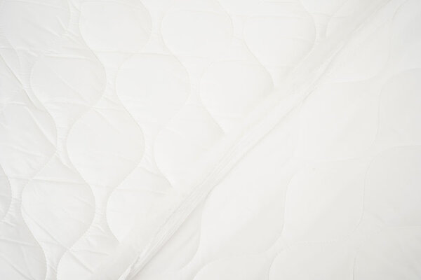 Doppelseitig Gesteppter Stoff Off-White Doppelseitig Gesteppter Stoff Off-White