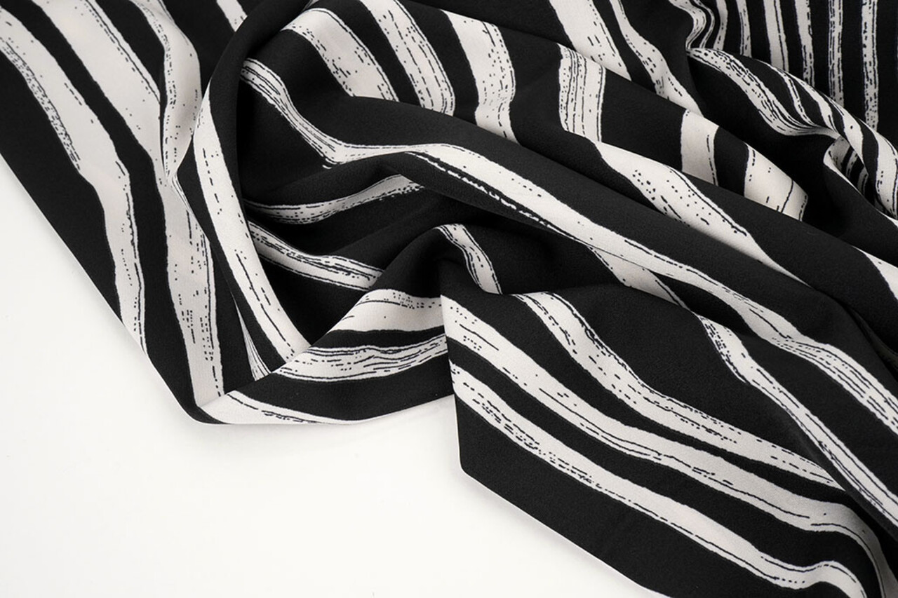 Feiner Crêpe Novara Schwarz Feiner Crêpe Novara Schwarz