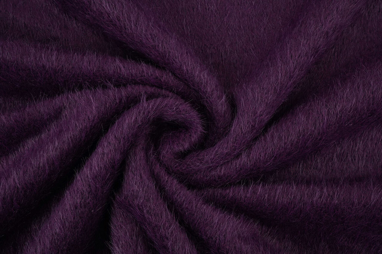 Flauschiger Alpaka Aubergine Flauschiger Alpaka Aubergine