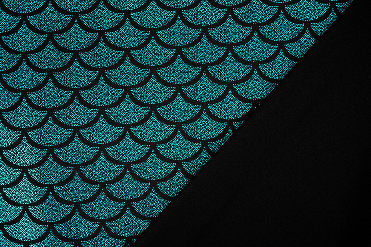 Lamé Mermaid Fantasy Aqua sur Noir Lamé Mermaid Fantasy Aqua sur Noir