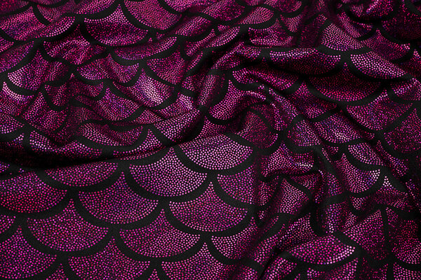 Folienjersey Mermaid Fantasy Alpenveilchen auf Schwarz Folienjersey Mermaid Fantasy Alpenveilchen auf Schwarz